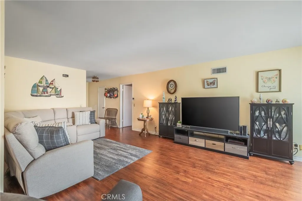 1132 Riderwood Avenue, Hacienda Heights, California 91745 home-pic-6