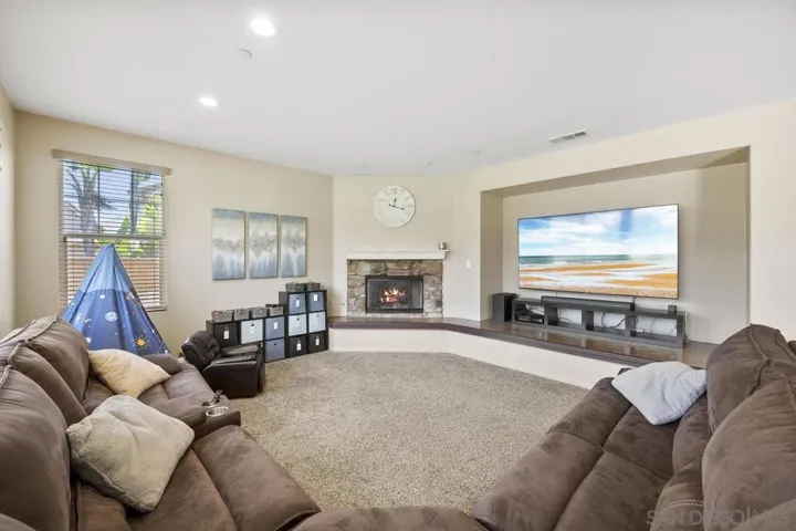 2928 Burnet Dr, Escondido, California 92027