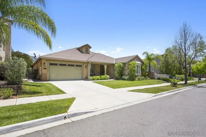 2928 Burnet Dr, Escondido, California 92027