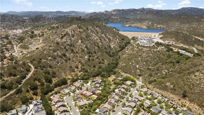 2928 Burnet Dr, Escondido, California 92027