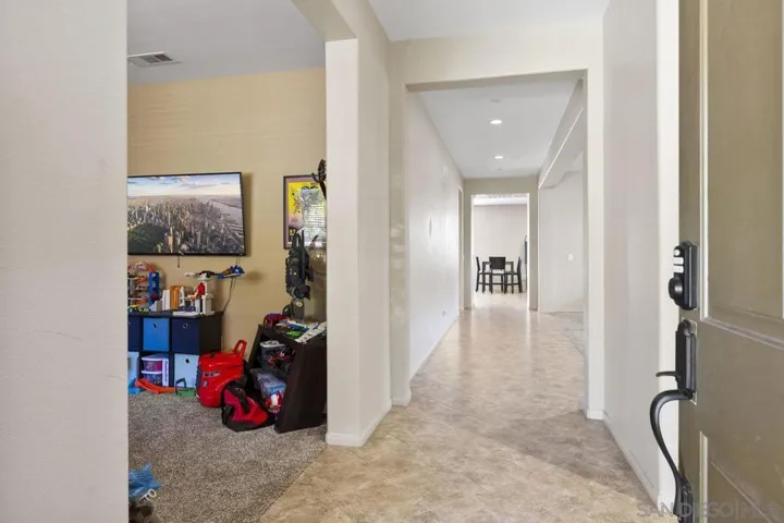 2928 Burnet Dr, Escondido, California 92027