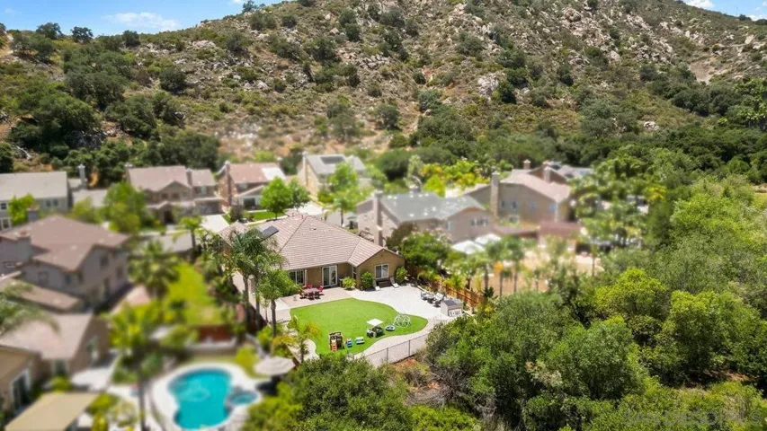 2928 Burnet Dr, Escondido, California 92027