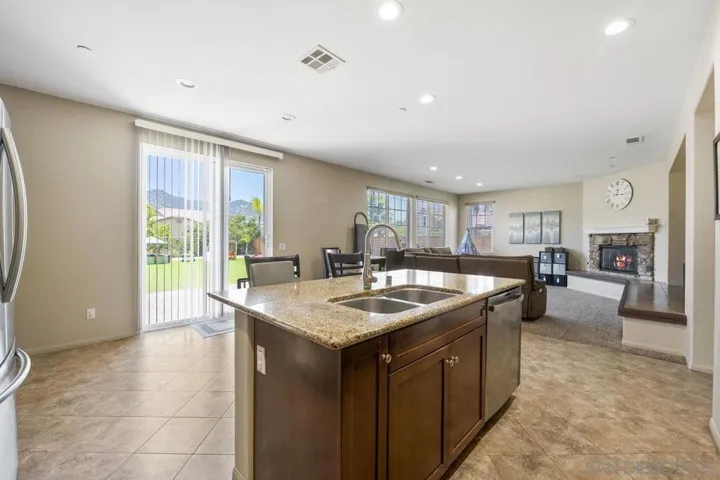 2928 Burnet Dr, Escondido, California 92027