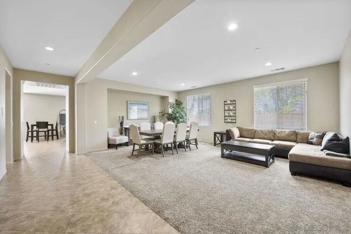 2928 Burnet Dr, Escondido, California 92027