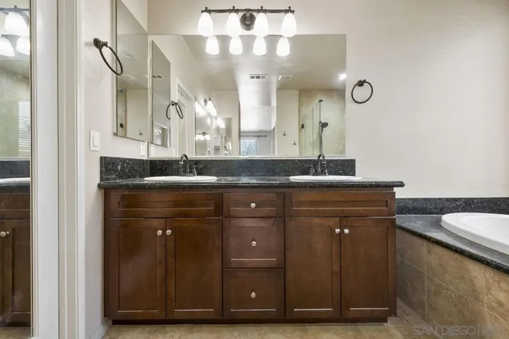 2928 Burnet Dr, Escondido, California 92027