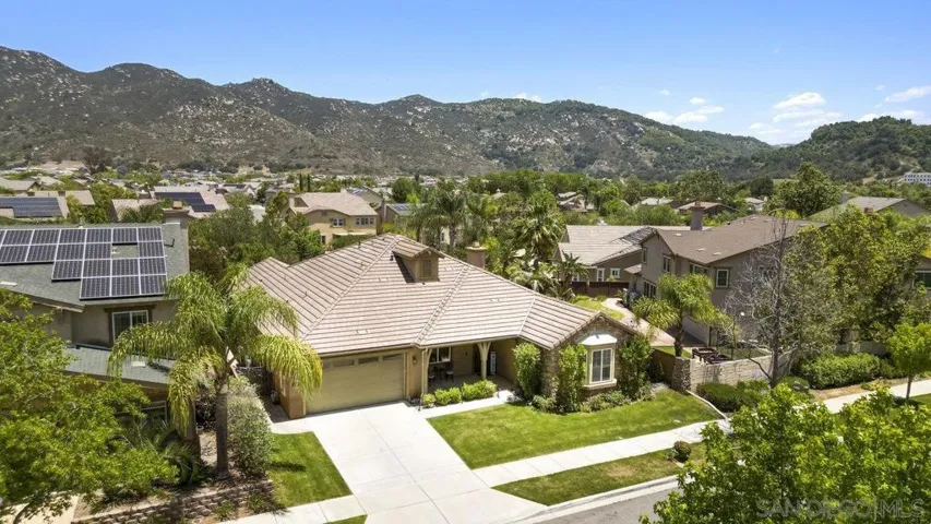 2928 Burnet Dr, Escondido, California 92027