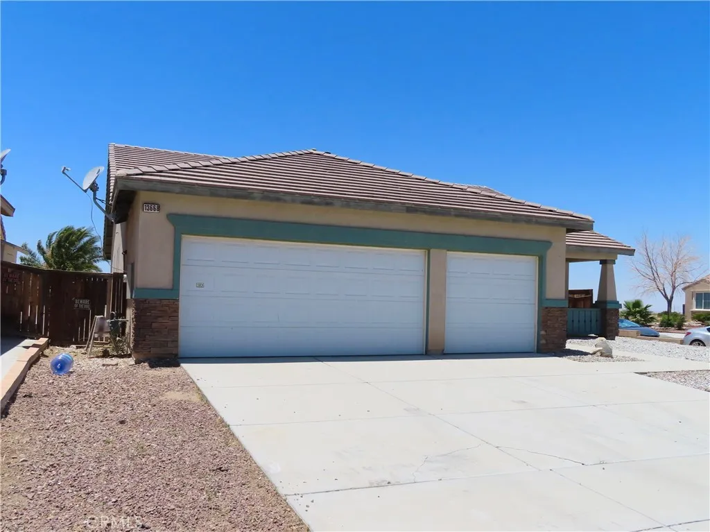 13668 Sandpiper Place, Victorville, California 92392 home-pic-6