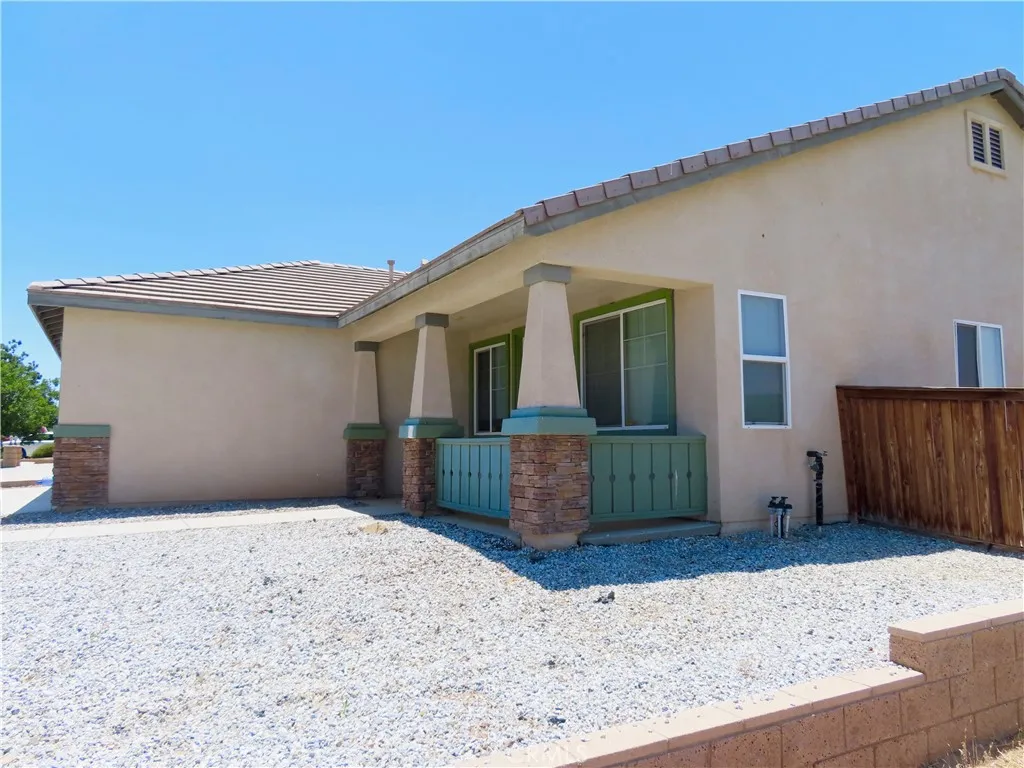 13668 Sandpiper Place, Victorville, California 92392 home-pic-8