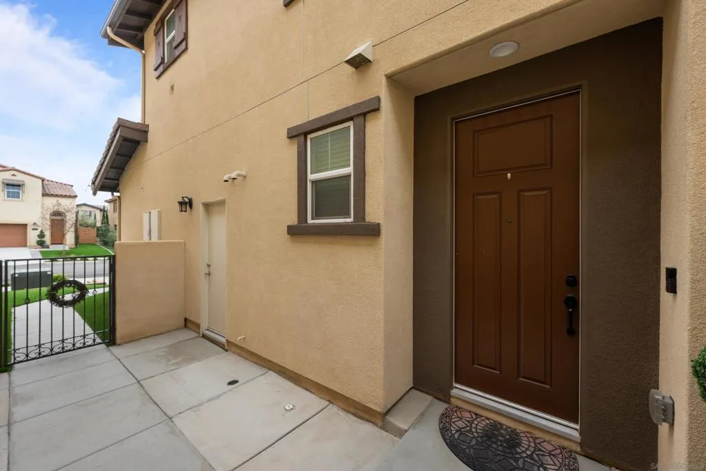 38512 Rosegate Pl, Murrieta, California 92563 home-pic-2