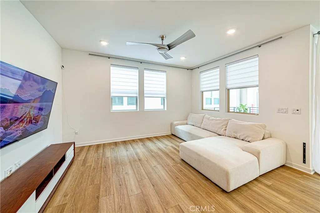 275 Pin Lane, Covina, California 91722 home-pic-9