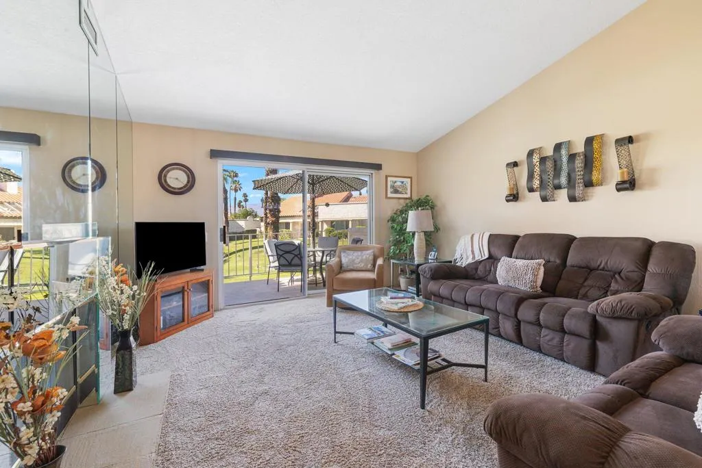 265 Desert Falls Drive E, Palm Desert, California 92211 home-pic-15
