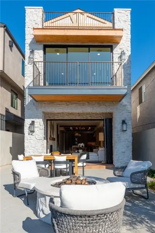 506 12th, Huntington Beach, California 92648