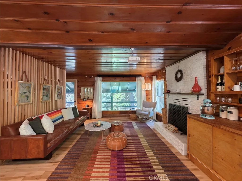 606 Crest Estates Drive, Lake Arrowhead, California 92352 home-pic-4