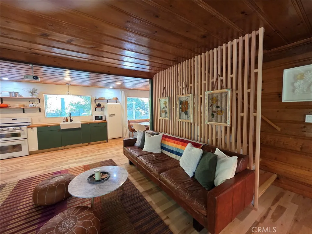 606 Crest Estates Drive, Lake Arrowhead, California 92352 home-pic-6