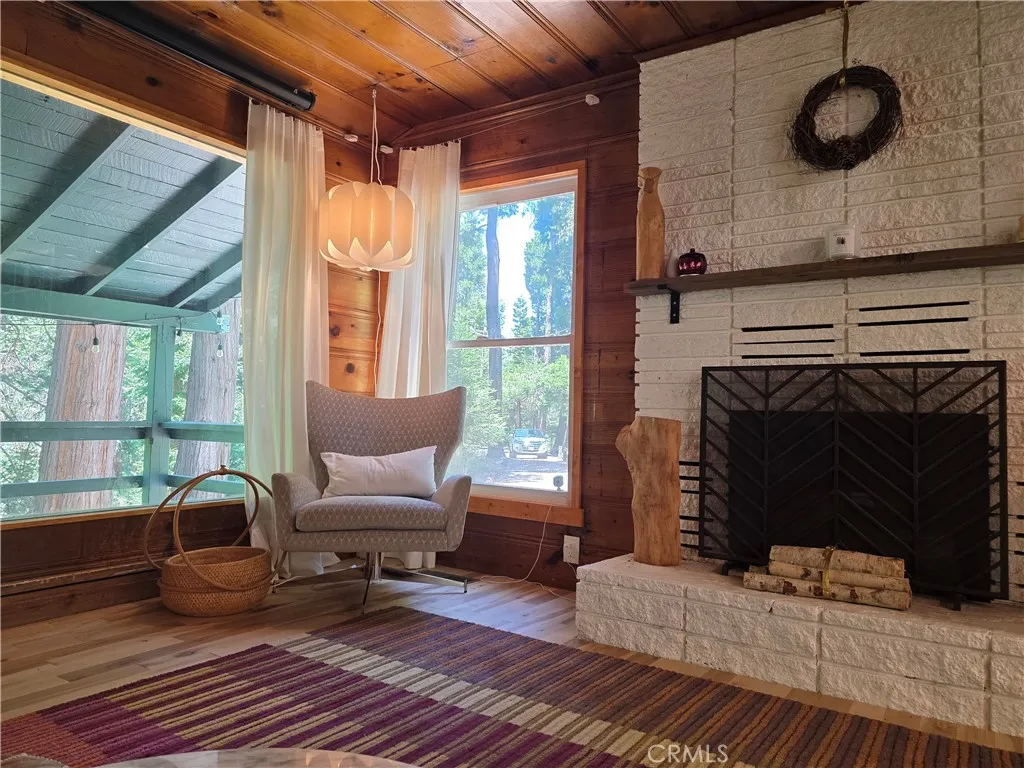 606 Crest Estates Drive, Lake Arrowhead, California 92352 home-pic-1