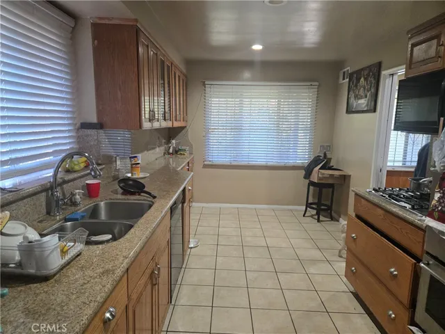 7047 3rd Avenue, Los Angeles, California 90043