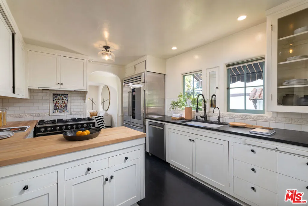 205 S Lomita Avenue, Ojai, California 93023 home-pic-19
