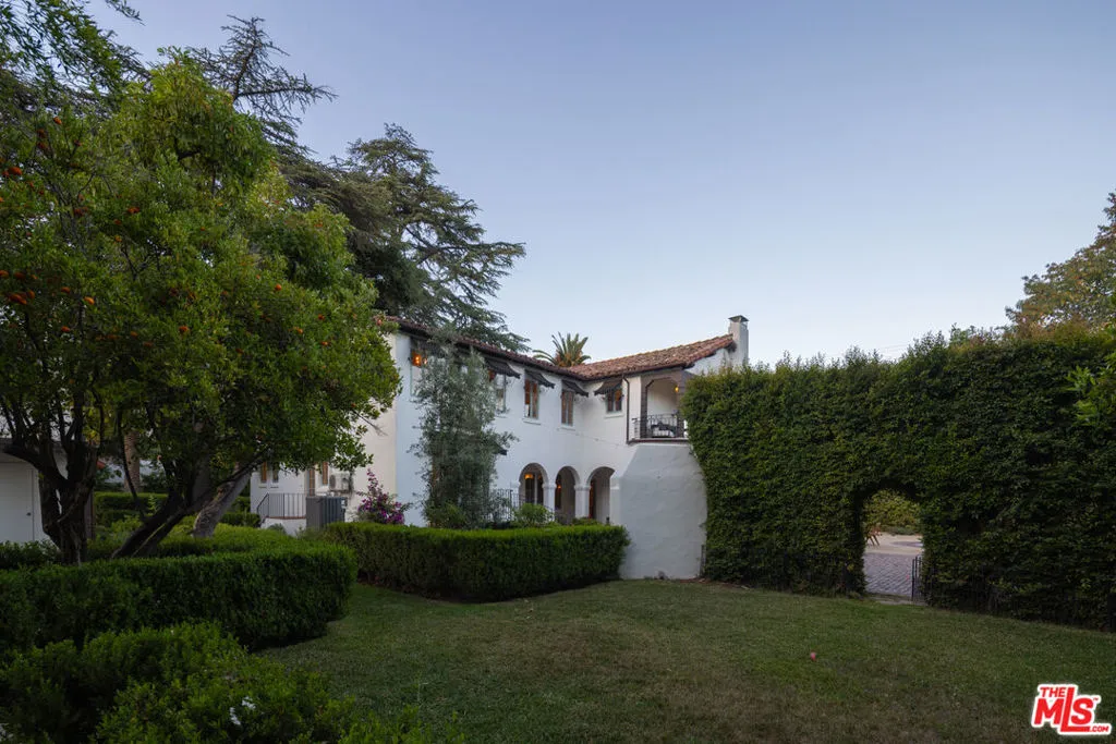 205 S Lomita Avenue, Ojai, California 93023 home-pic-4