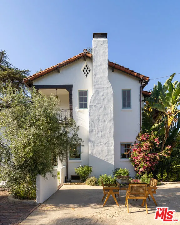 205 S Lomita Avenue, Ojai, California 93023 home-pic-37