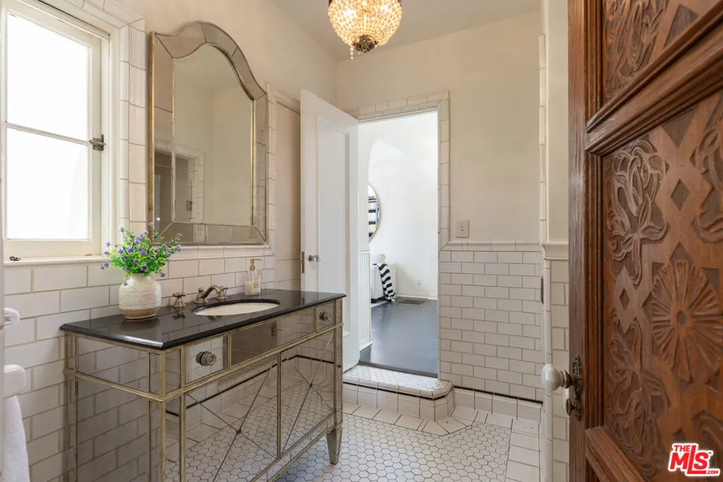 205 S Lomita Avenue, Ojai, California 93023 home-pic-21