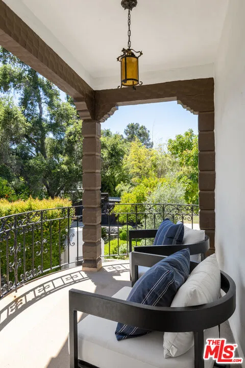 205 S Lomita Avenue, Ojai, California 93023 home-pic-24