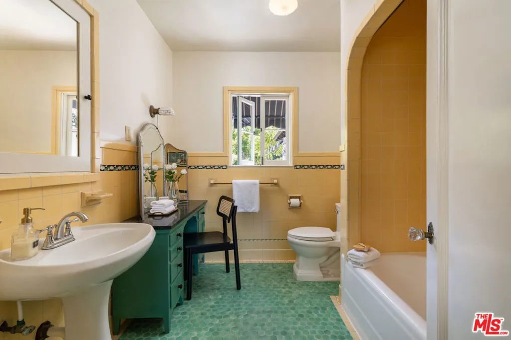 205 S Lomita Avenue, Ojai, California 93023 home-pic-28