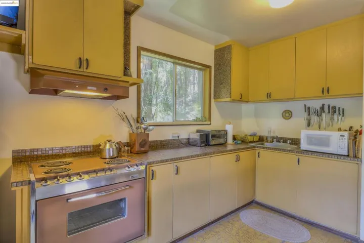 17864 Neeley Rd, Guerneville, California 95446