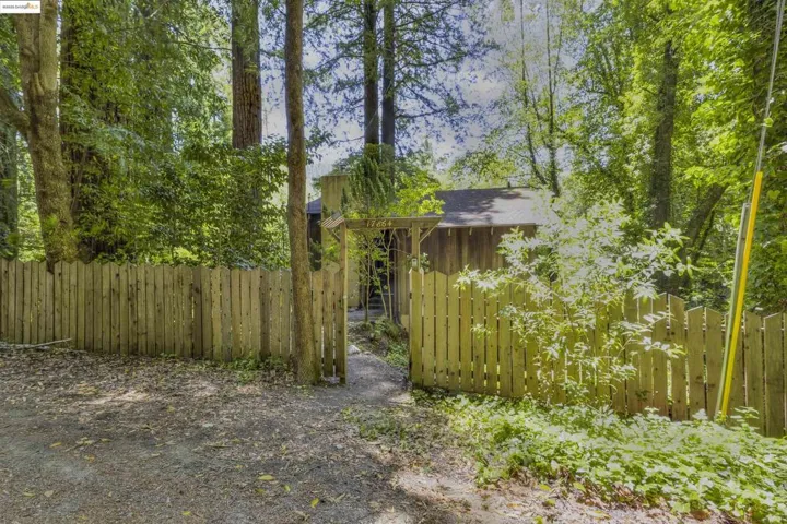 17864 Neeley Rd, Guerneville, California 95446