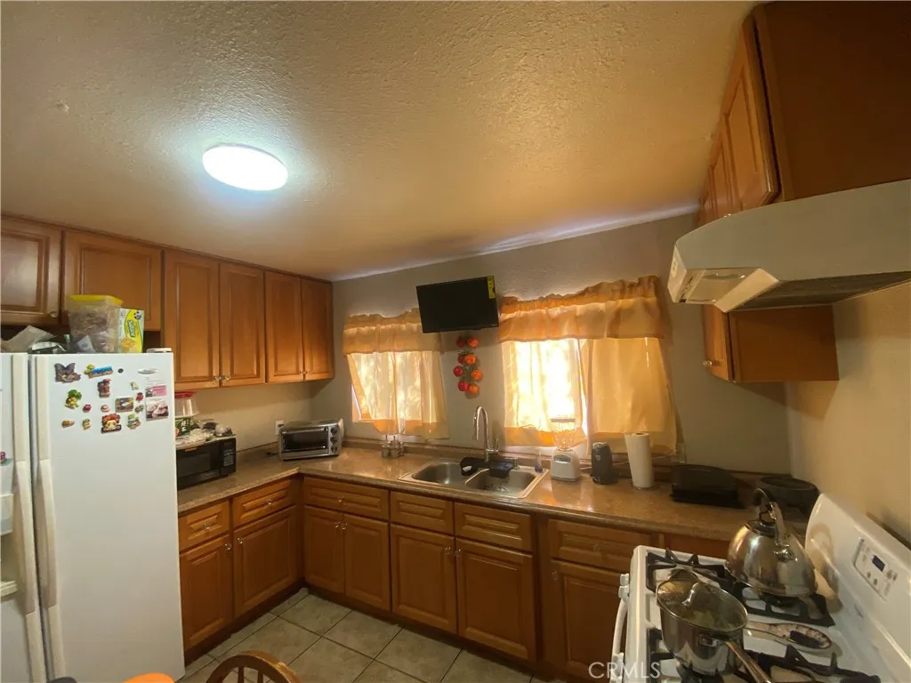 12065 Aztec Lane, Adelanto, California 92301 home-pic-43