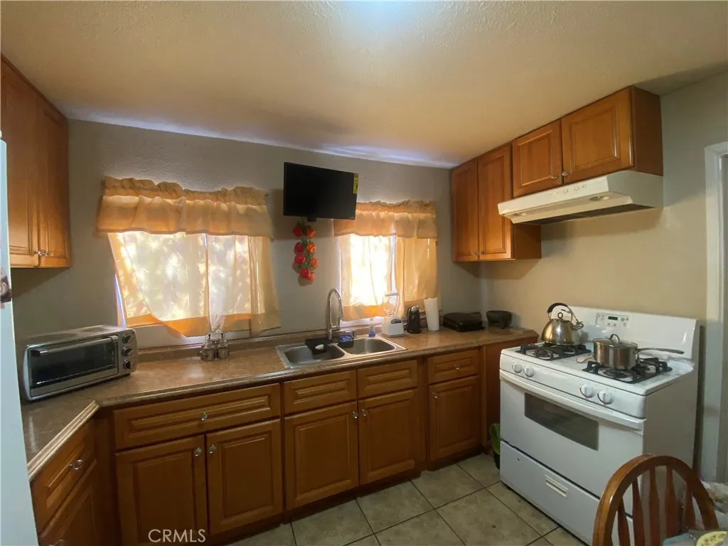 12065 Aztec Lane, Adelanto, California 92301 home-pic-41