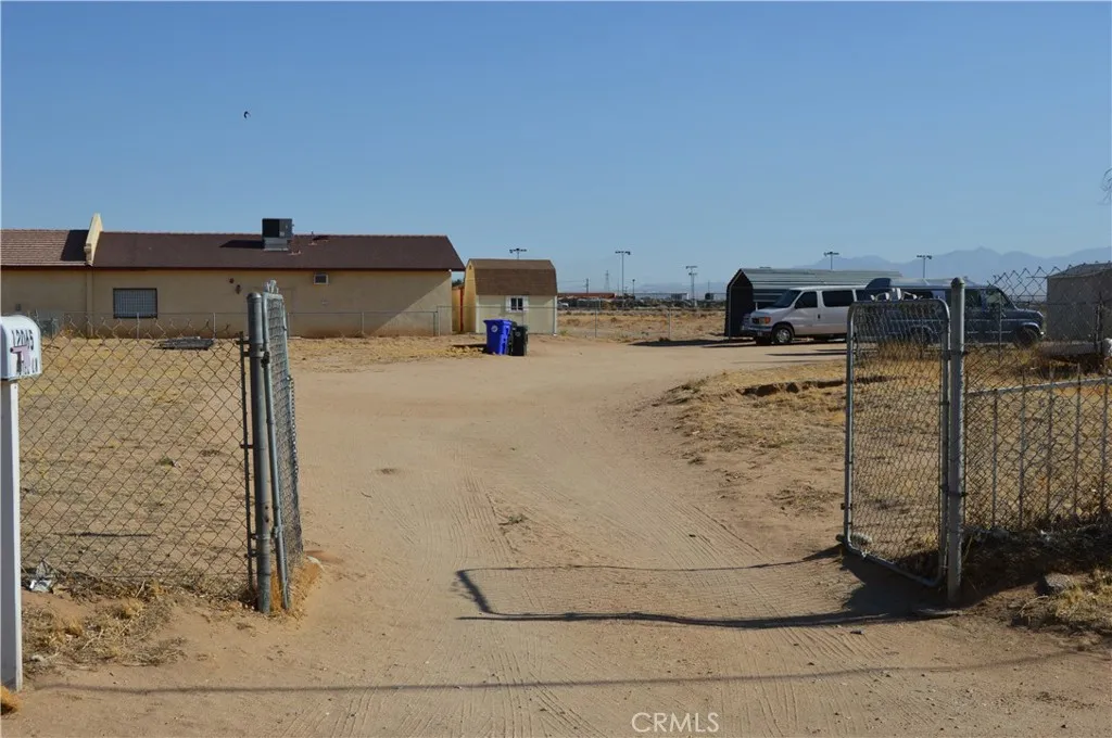 12065 Aztec Lane, Adelanto, California 92301 home-pic-28