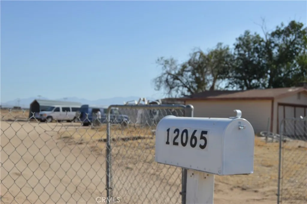 12065 Aztec Lane, Adelanto, California 92301 home-pic-18