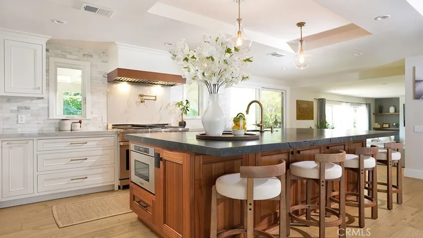 27022 Mariscal Lane, Mission Viejo, California 92691