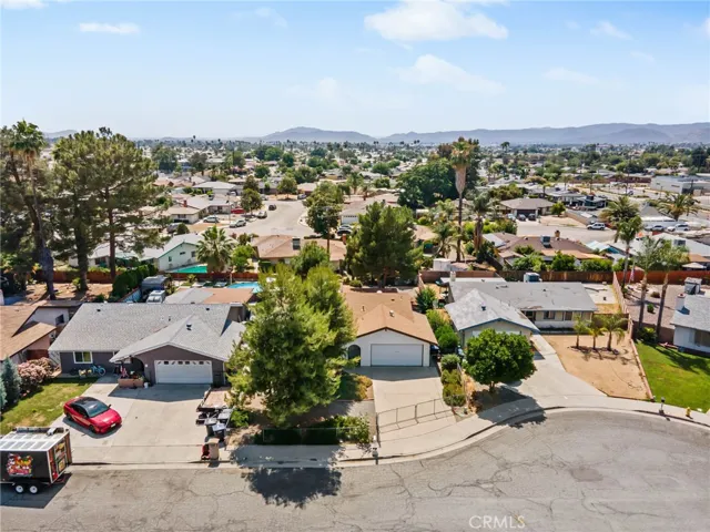 719 Lorraine Lane, Hemet, California 92543