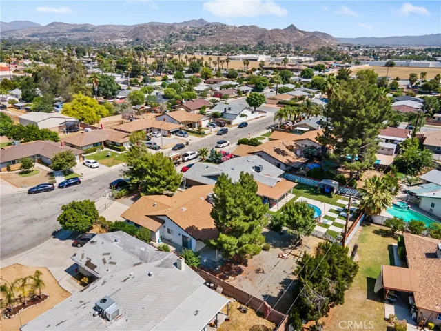 719 Lorraine Lane, Hemet, California 92543