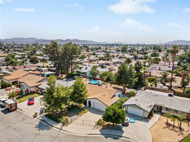 719 Lorraine Lane, Hemet, California 92543