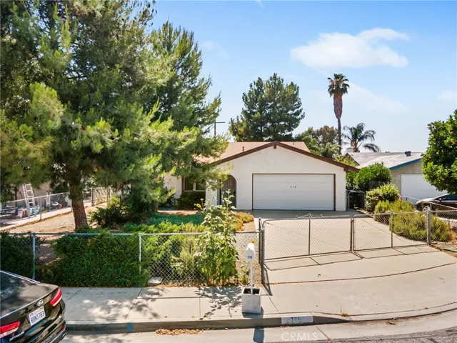 719 Lorraine Lane, Hemet, California 92543