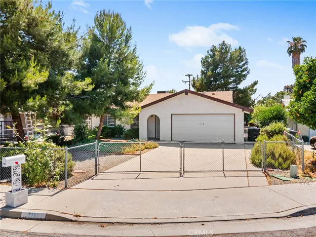 719 Lorraine Lane, Hemet, California 92543