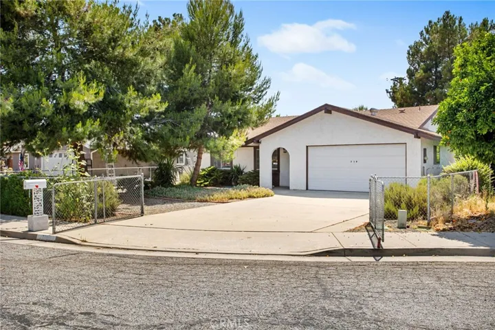 719 Lorraine Lane, Hemet, California 92543