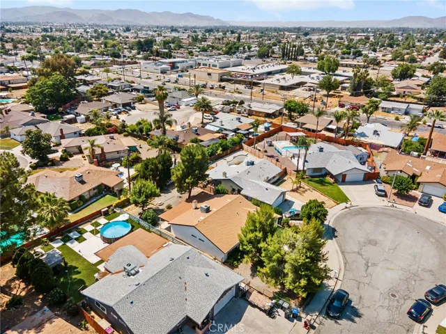 719 Lorraine Lane, Hemet, California 92543
