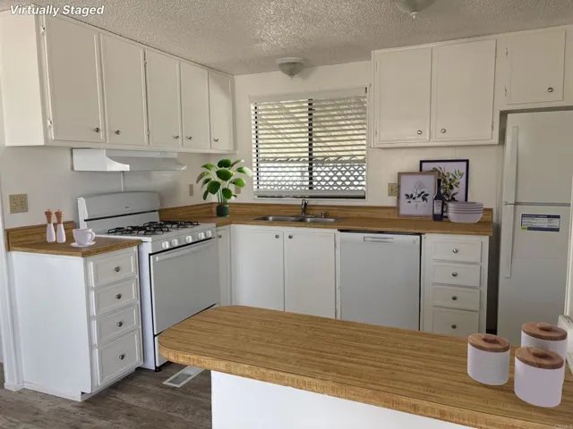 Like new appliances in cheerful kitchen