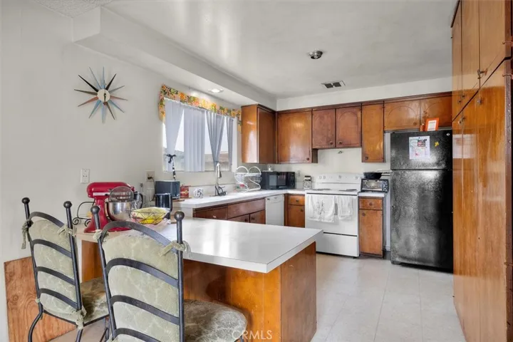 Unit D: Kitchen