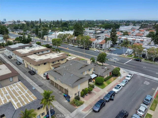 Property on corner lot with access on 3 sides of the building