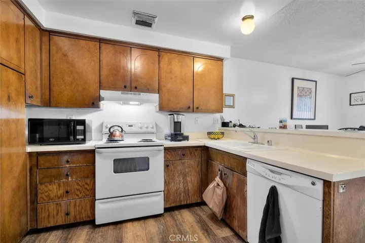 Unit D: Kitchen
