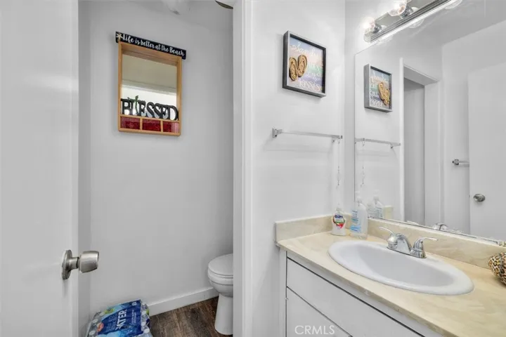 Unit B: Bathroom