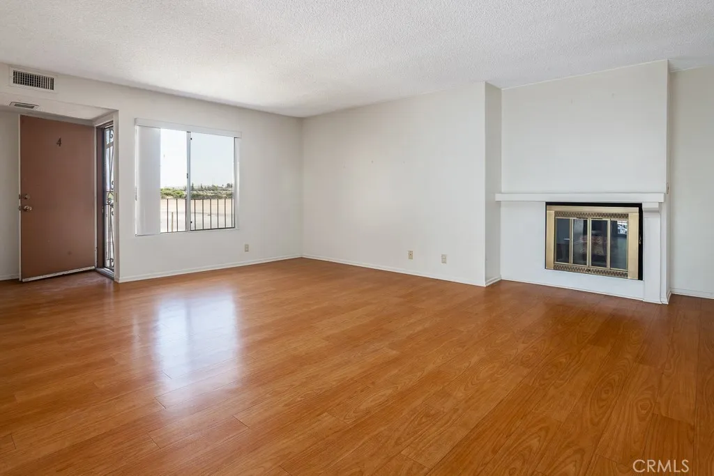 42849 15th Street W 4, Lancaster, California 93534 home-pic-1