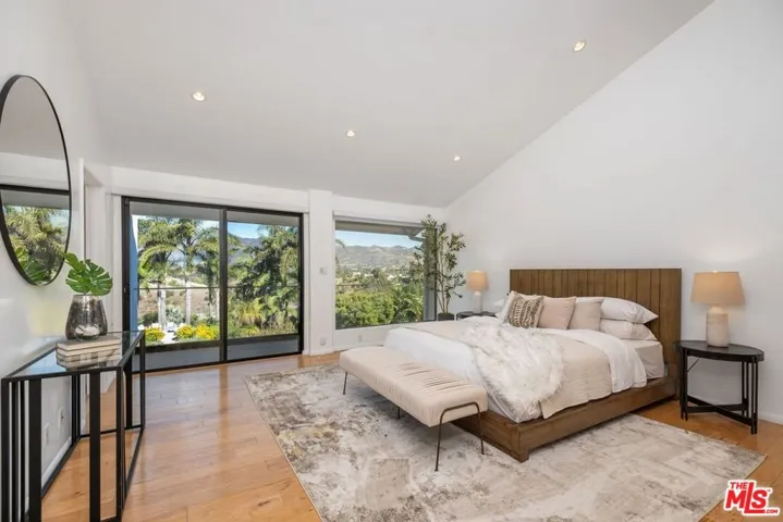 29417 Bluewater Road, Malibu, California 90265