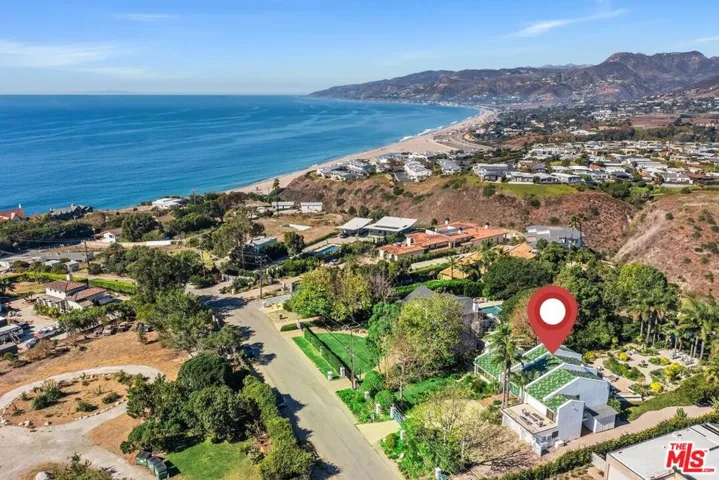 29417 Bluewater Road, Malibu, California 90265