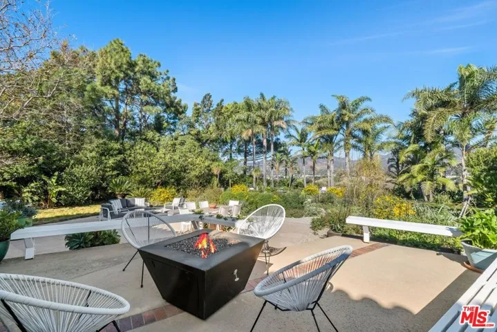 29417 Bluewater Road, Malibu, California 90265