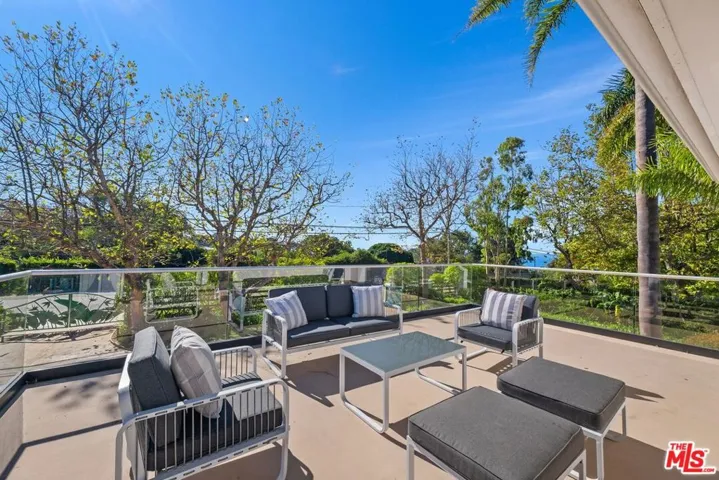 29417 Bluewater Road, Malibu, California 90265